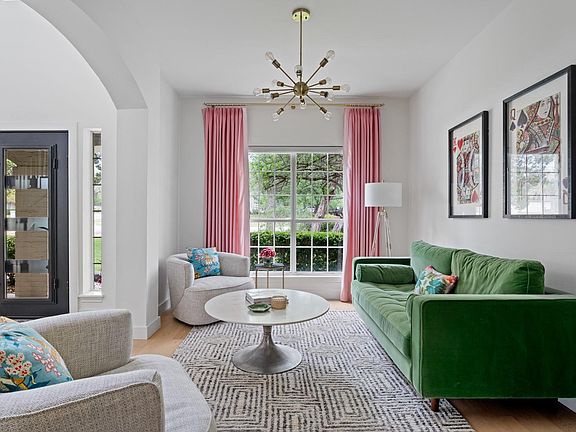 4th image of 102 Hurst Creek Rd