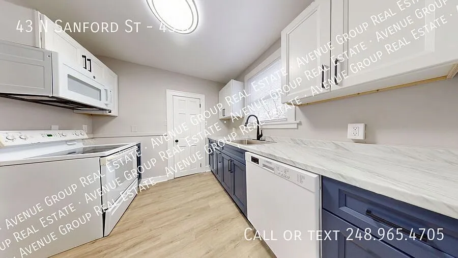 Spacious & Modern 2-Bedroom Apartment in Pontiac — Photo 2