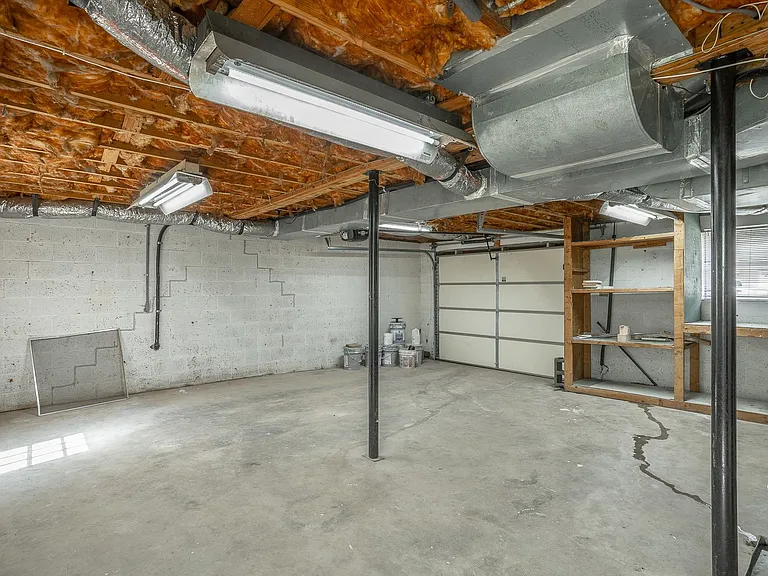 1364 Meadowood Dr — Photo 49