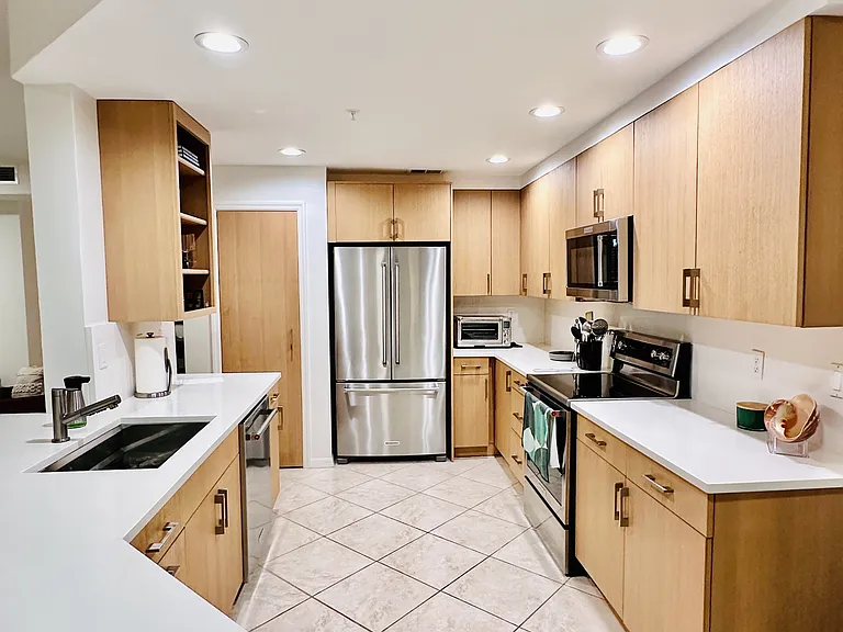 25216 Pelican Creek Cir #CIRCLE102 — Photo 11
