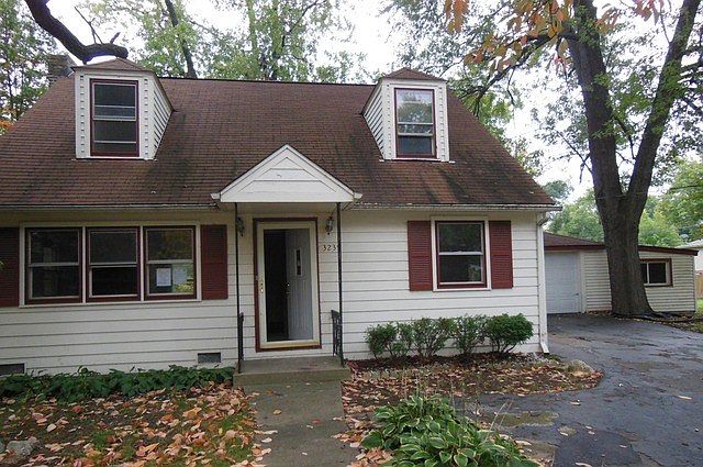 2nd image of 3235 W 163rd St