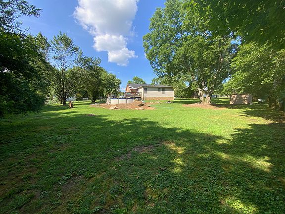 5th image of 459 Trina St