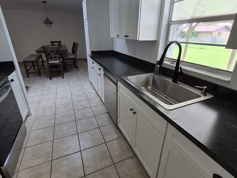 2956 Carriage Dr — Photo 8