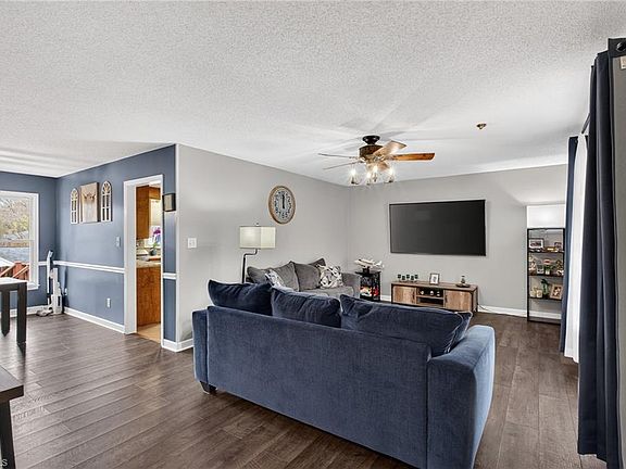 5th image of 8388 Coachman Ln