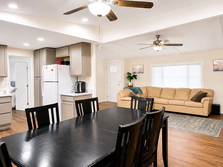 2112 E Lone Star Dr — Photo 6