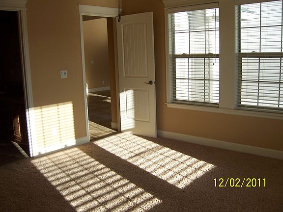 1st floor Master Bedroom