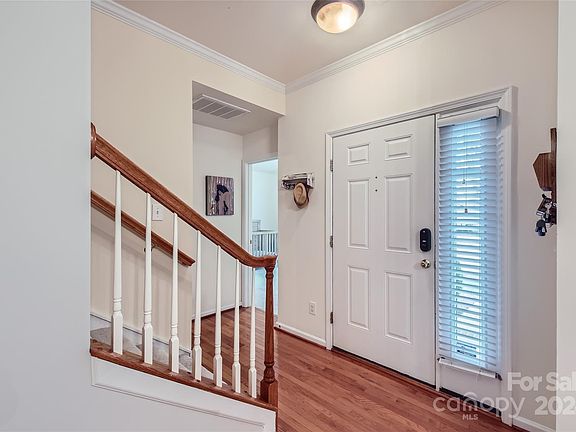 3rd image of 2543 Shannon Dr