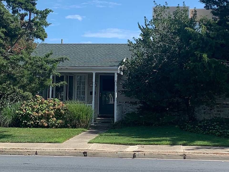 2nd image of 2809 1st Ave
