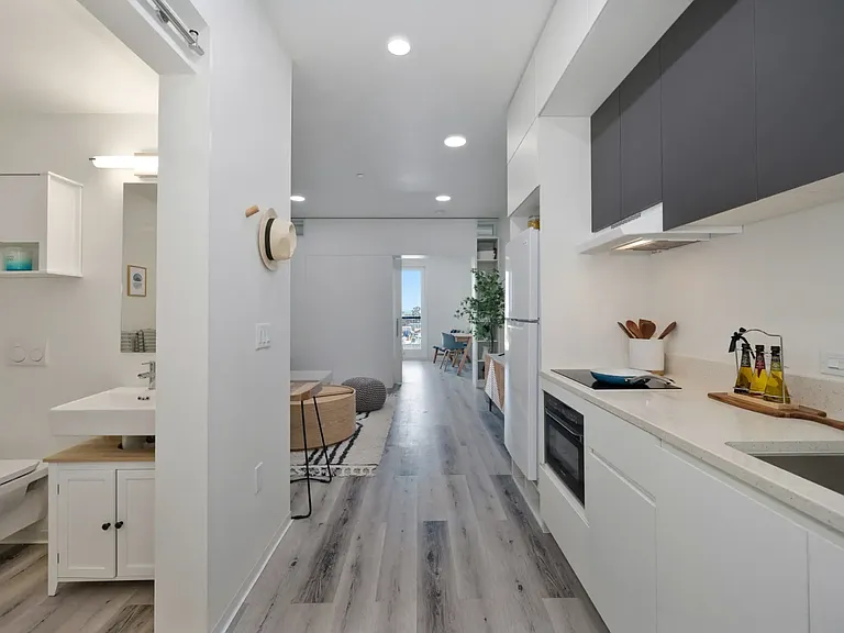 3167 Market San Diego — Photo 3