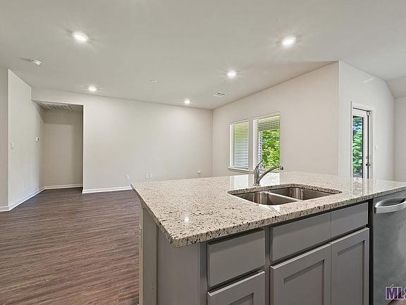 3rd image of 8365 Rosemary Ave