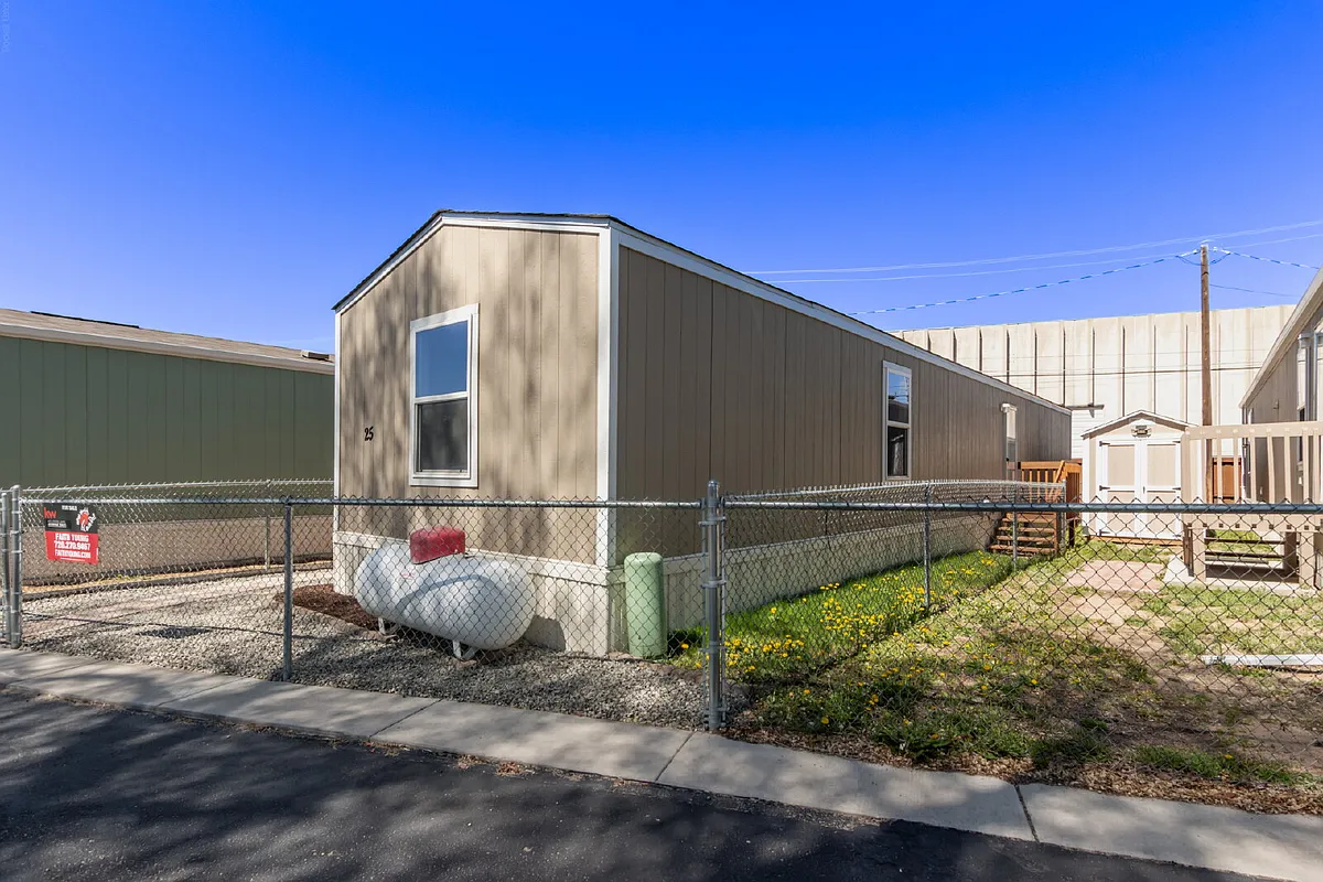 Building Photo - 720 4th St #25