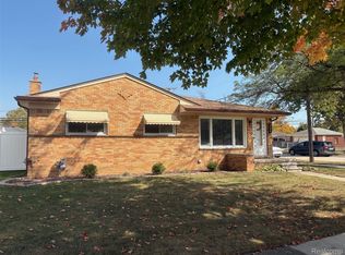 2999 Norwood Dr, Trenton, MI 48183