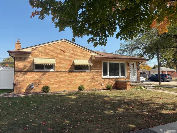 2999 Norwood Dr, Trenton, MI 48183