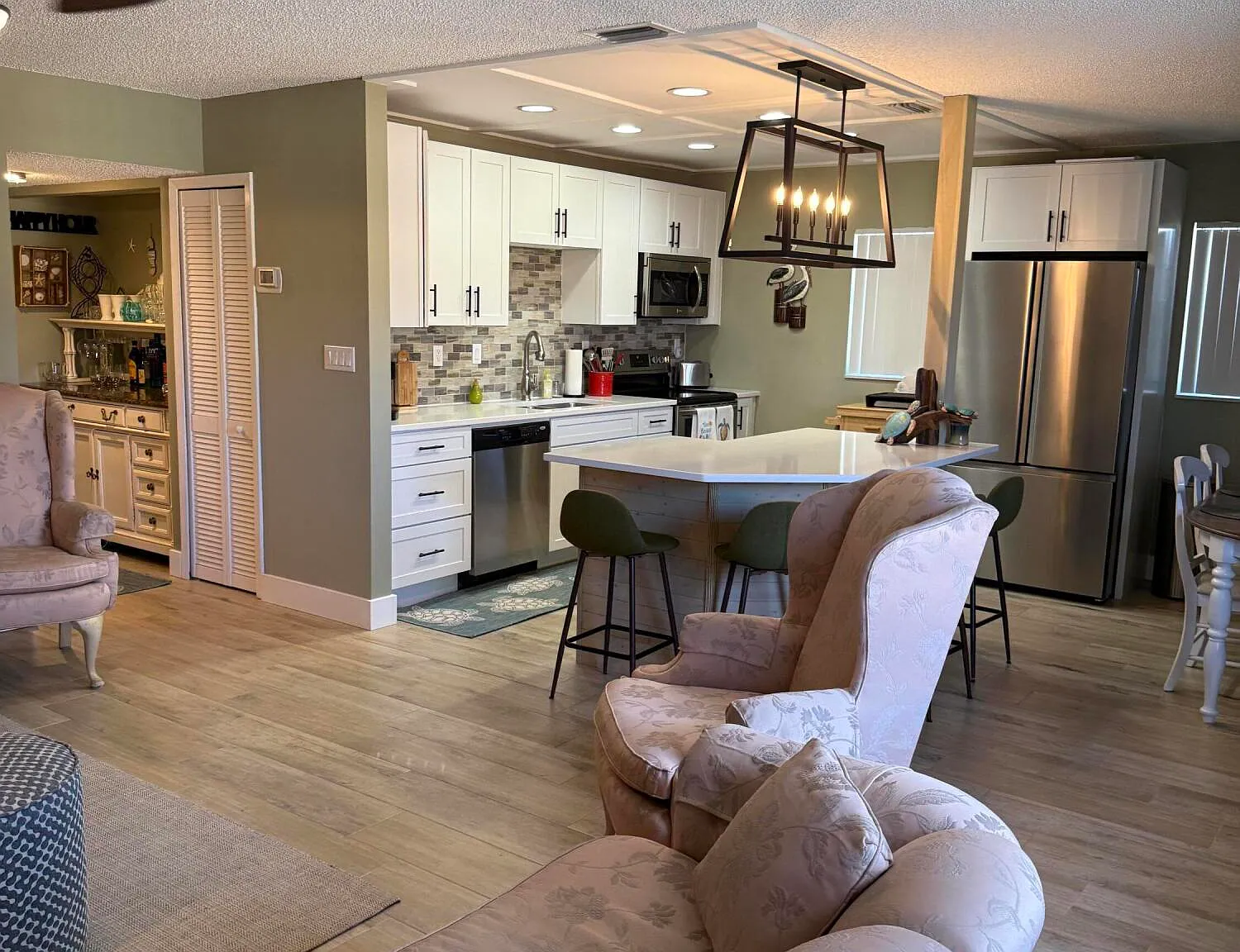 2 bed, 2.0 bath, 1096 sqft, $2,500 — Photo 2