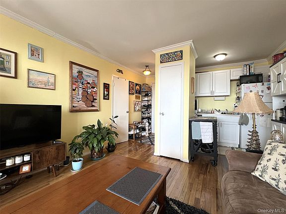 3rd image of 855 E Broadway APT 6G