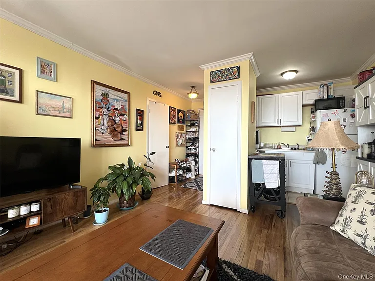 855 E Broadway #6G — Photo 5