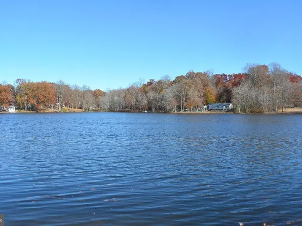 1070 Lakeview Dr, Stafford, VA 22556