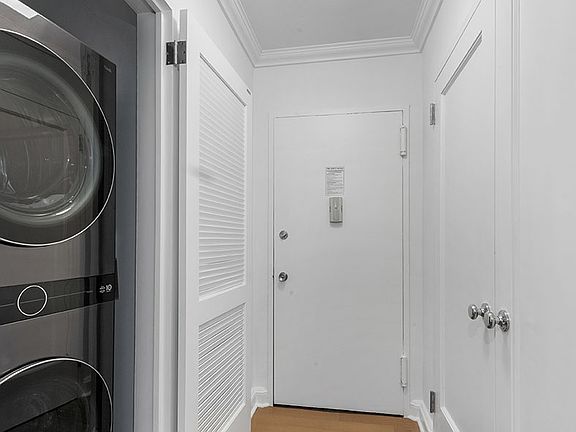 3rd image of 254 E 68th St APT 3A