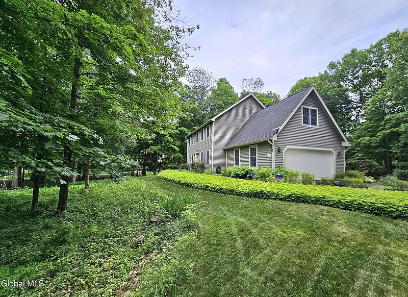 4th image of 7 Pond Hollow Road