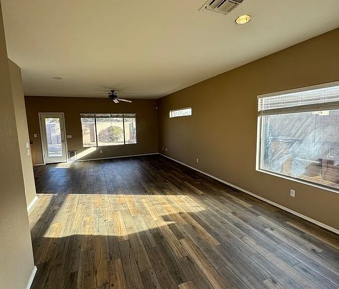 9450 W Quail Ave — Photo 3