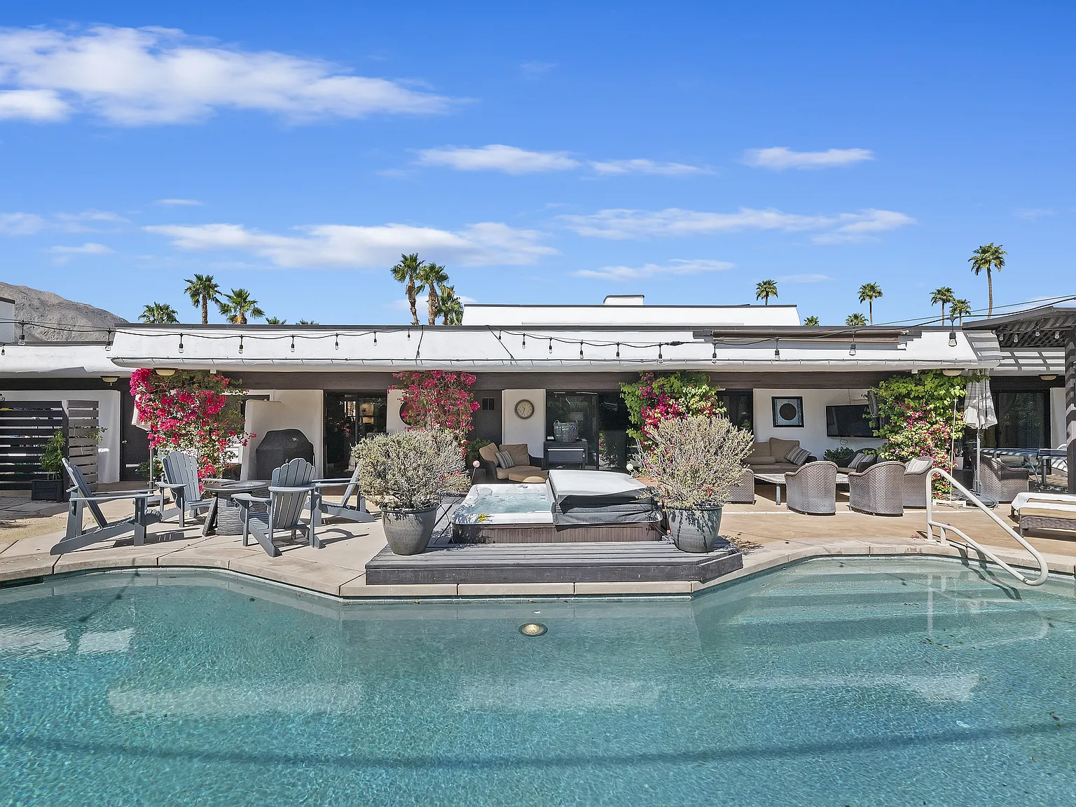 5 bed, 4.5 bath, 4482 sqft, $8,350 — Photo 4