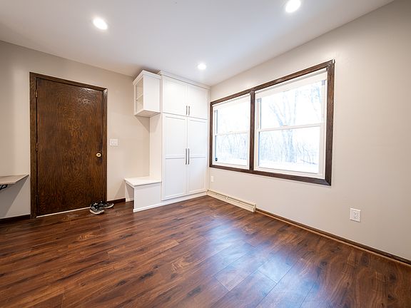 5th image of 2898 Mildred Dr