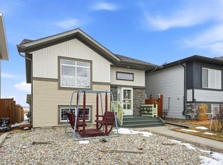 146 S Truant Cres, Red Deer, AB T4P0S8