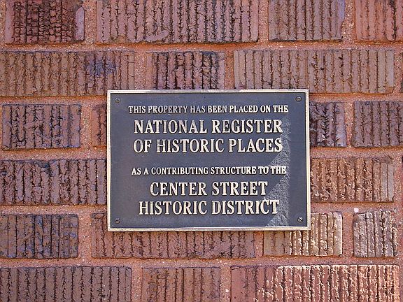 4th image of 919 Center St