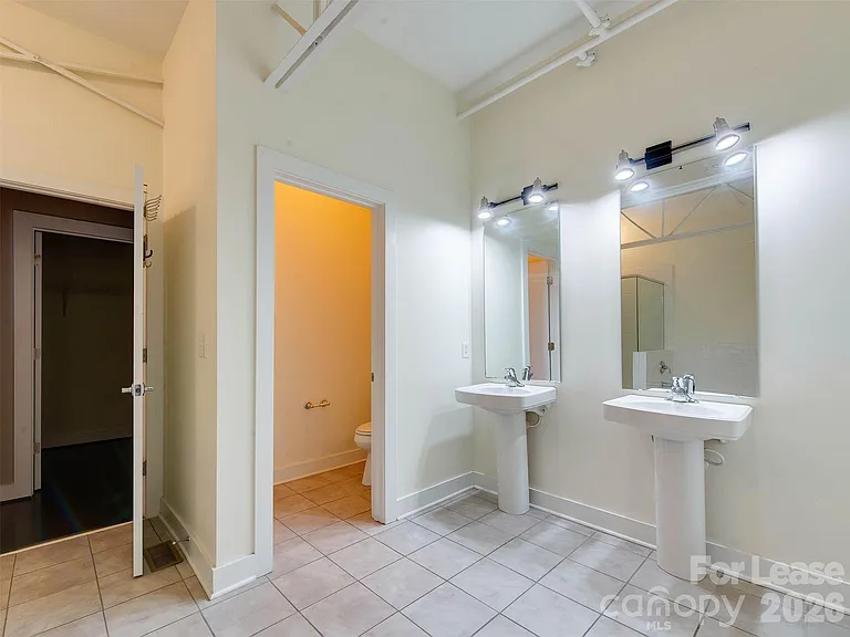 927 Westmere Ave — Photo 37