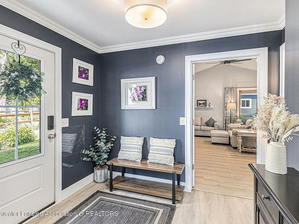 9862 Zukey Dr, Pinckney, MI 48169 | Zillow
