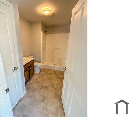 4th image of 3 Kensington Ln #210
