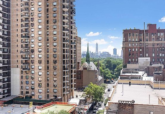 3rd image of 43 W 64th St Ph 9D