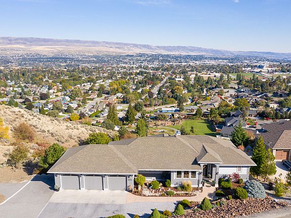 3rd image of 1600 Skyline Dr