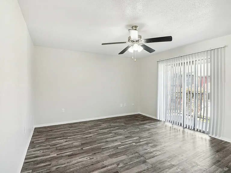 W Kirby St-003