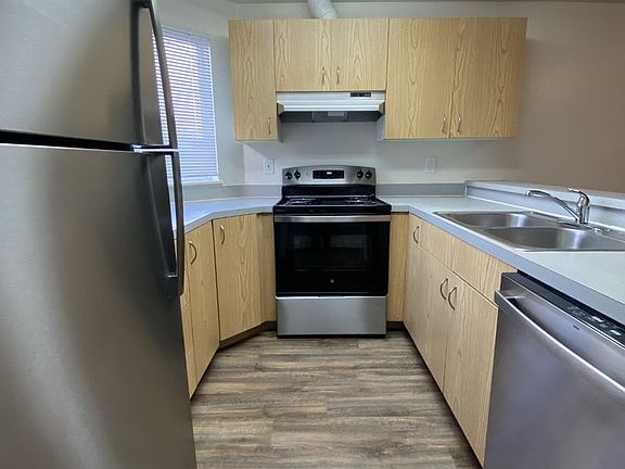 2nd image of 1416 N Raymond St #101
