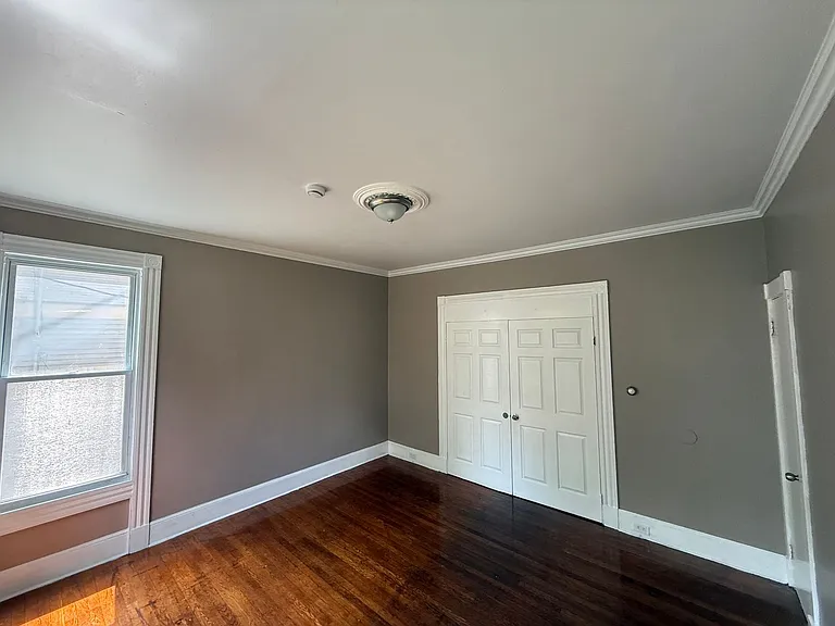 870 Elm St — Photo 14