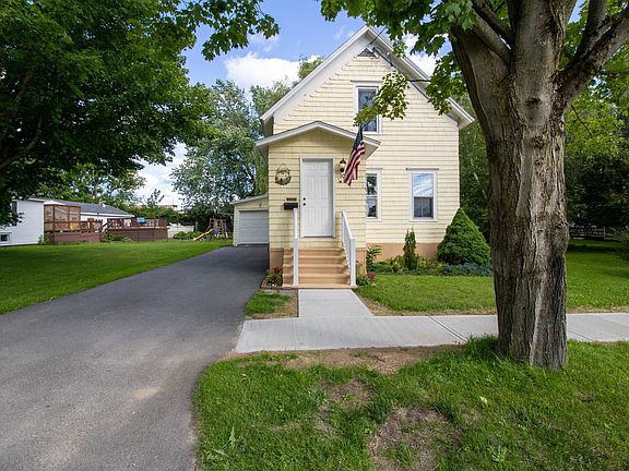 2nd image of 19 Maple St