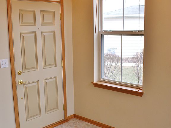 3rd image of 521 Heritage Ct