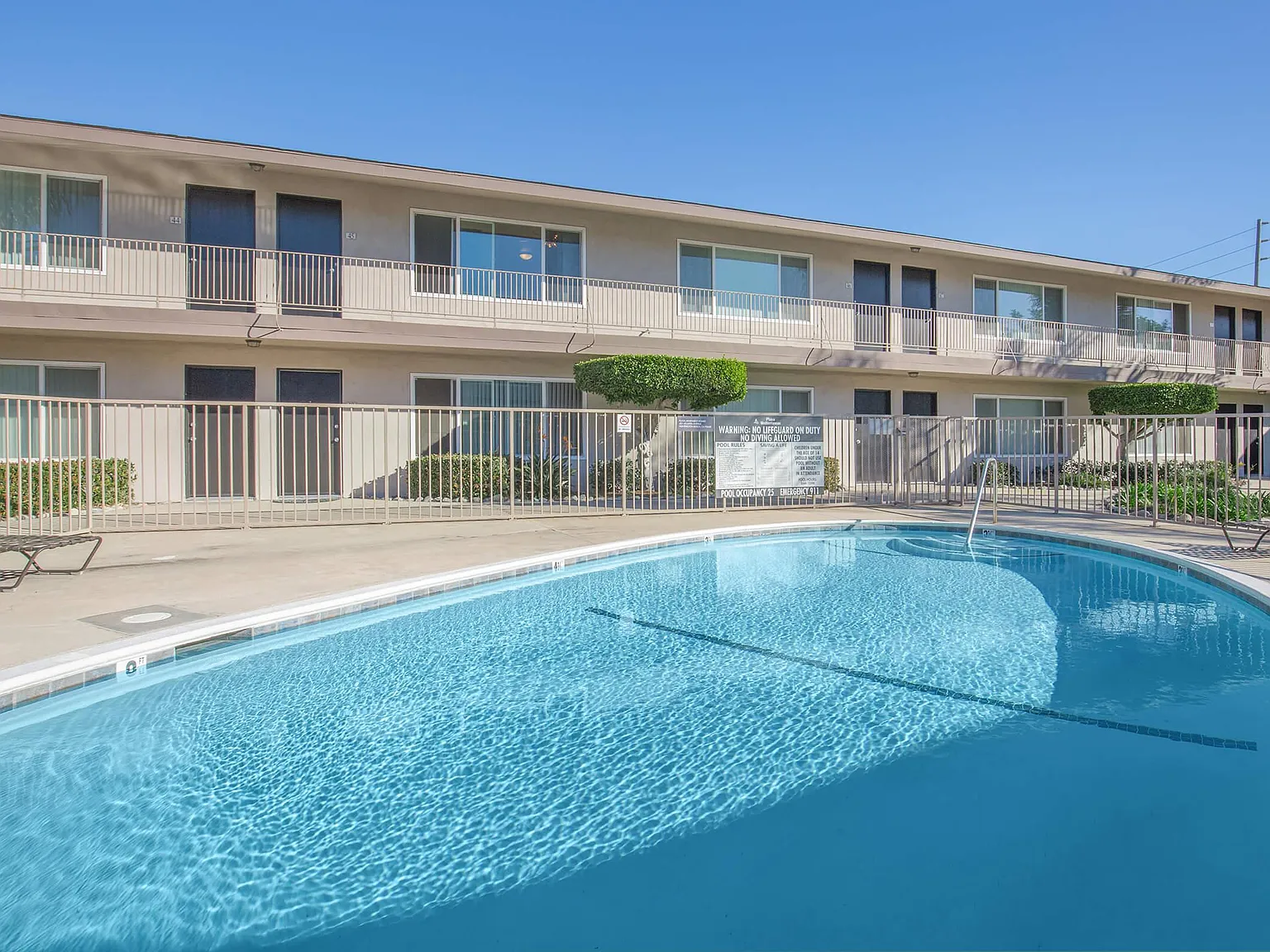 Playa Mediterranean Apartment Homes — Photo 4