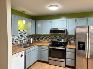 912 W Village Cir SE, Rochester, MN 55904