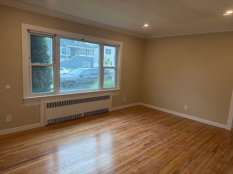 375 E Chester St #1 — Photo 4