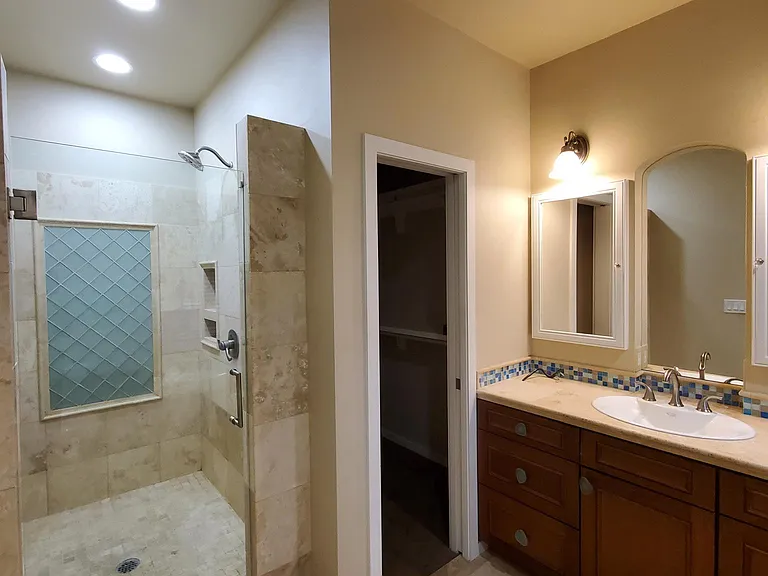 1070 SE Garrison Village Way — Photo 11