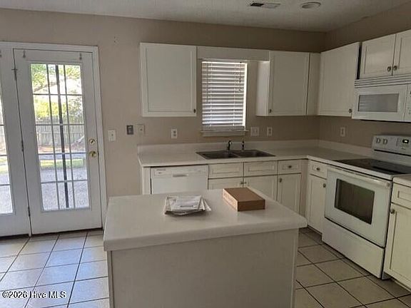5th image of 1405 Yardley Ln