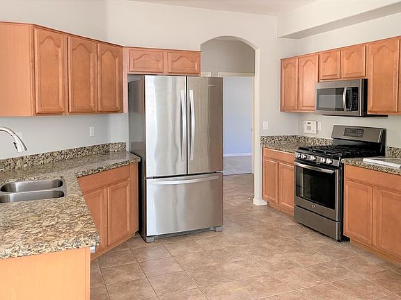 4th image of 10311 W Foothill Dr