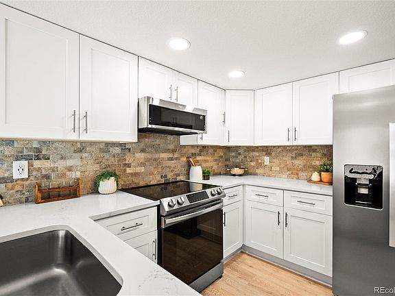2nd image of 206 S Holman Way