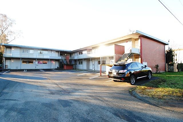 1st image of 11758 Greenwood Ave N APT 14