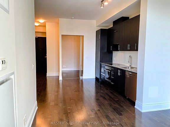 5th image of 23 Glebe Rd W Unit 917
