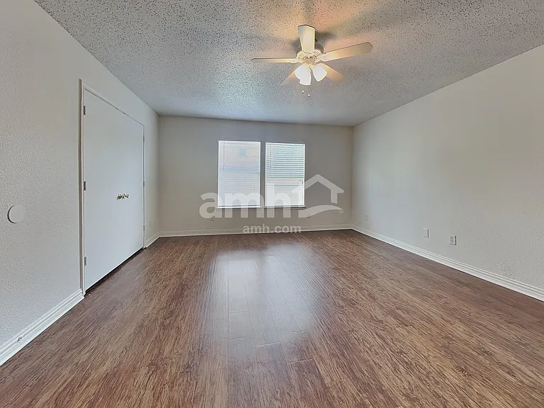 4405 Statesman Ln — Photo 13