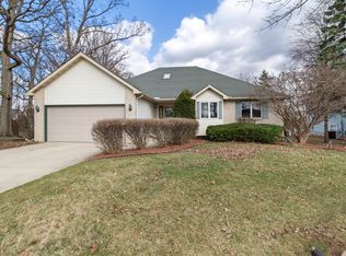 1128 Country Club Dr, Crown Point, IN 46307