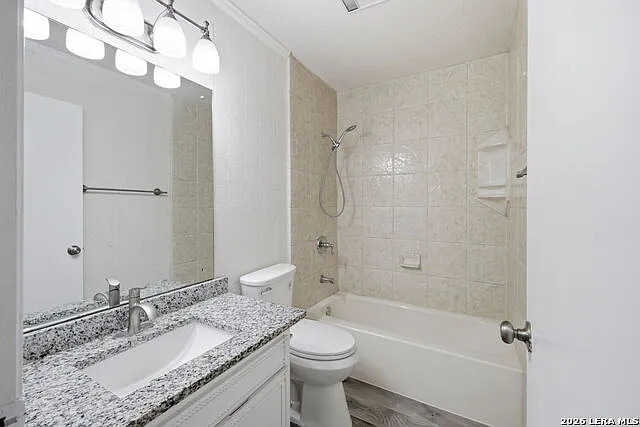 6106 Vance Jackson Rd #15 — Photo 21
